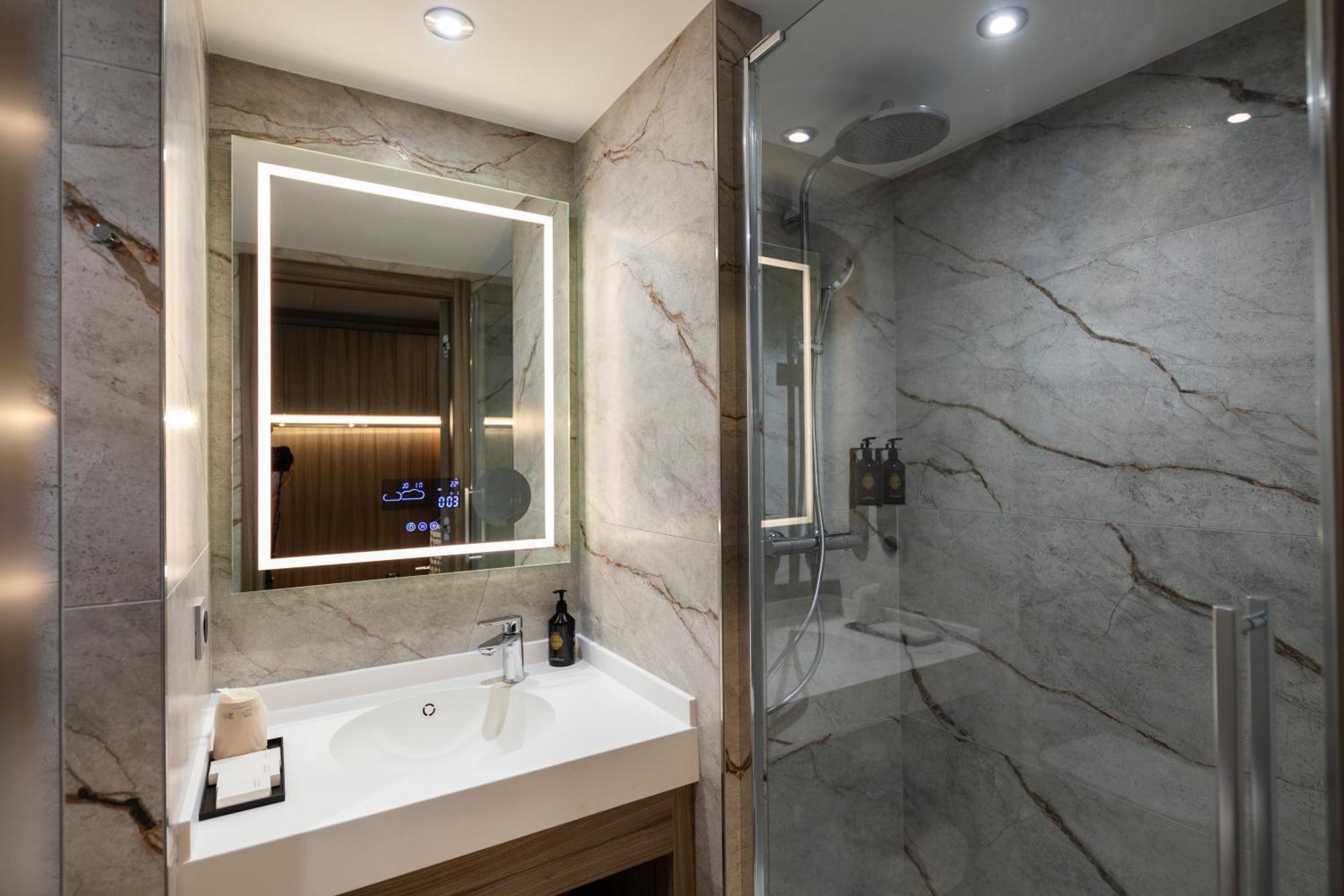 Premium Double or Twin Room,1635153418:JPEG